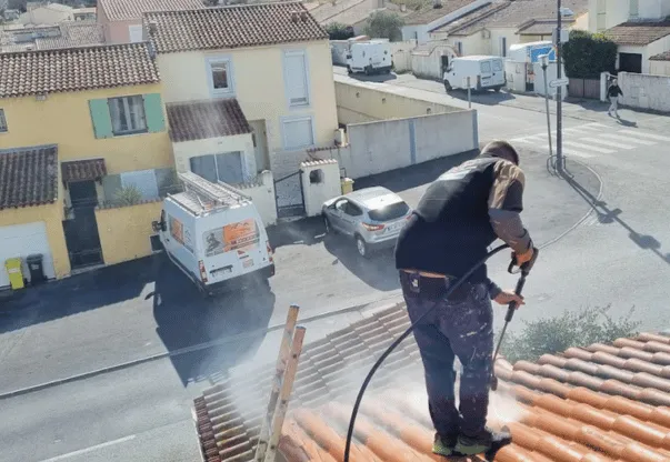 Lavage de toiture haute pression sur Martigues